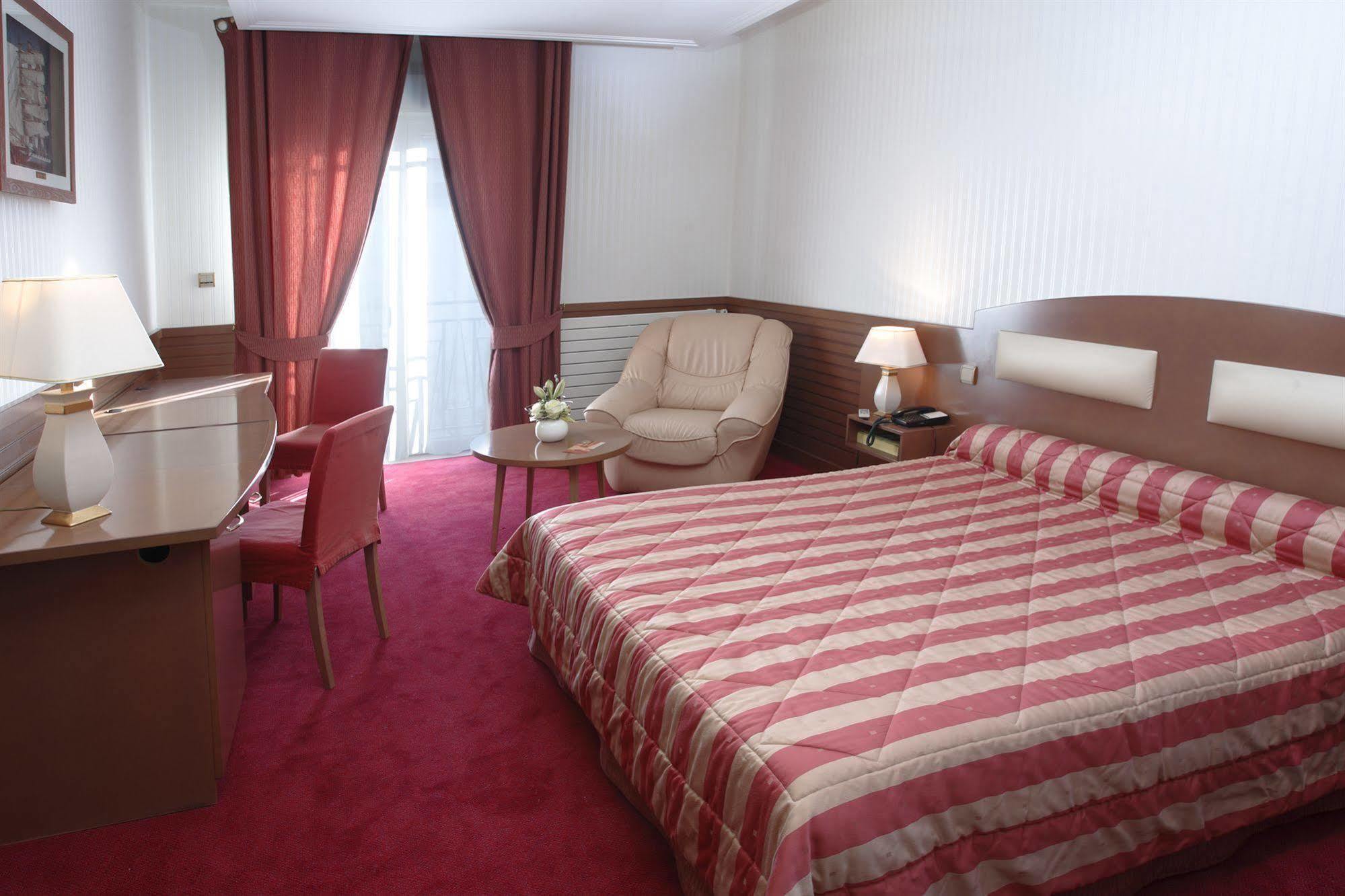 Hotel Le Berry Saint-Nazaire  Exterior foto